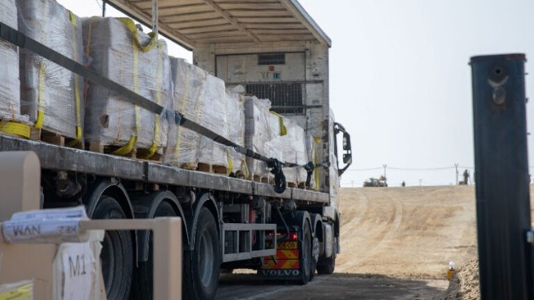 ΟΗΕ: Σχεδόν 100 φορτηγά με βοήθεια έφθασαν στη Γάζα μέσω της προσωρινής προβλήτας