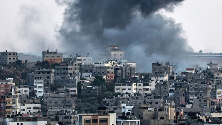 Συνεχίζονται οι σφοδροί βομβαρδισμοί του Ισραήλ στη Γάζα