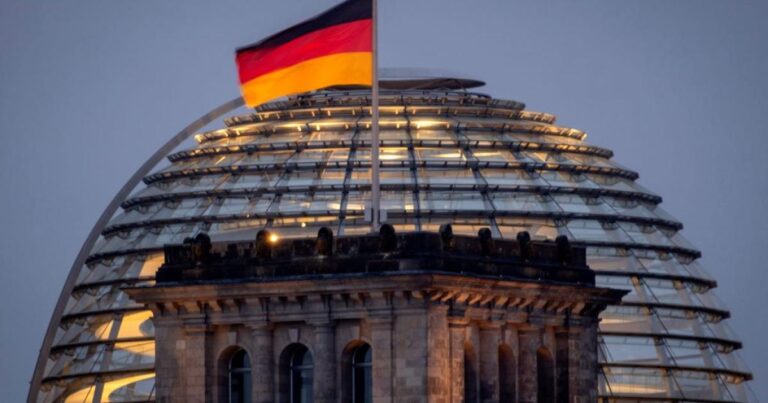 Γερμανία: Επαναφορά της υποχρεωτικής στρατιωτικής θητείας ζητά το CDU