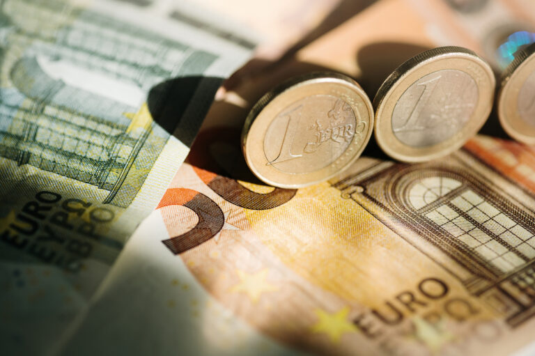 Δημόσιο χρέος: Μειώθηκε κατά 1 δισ. ευρώ το α’ τρίμηνο του 2024 – Στις αγορές την Τετάρτη το Δημόσιο