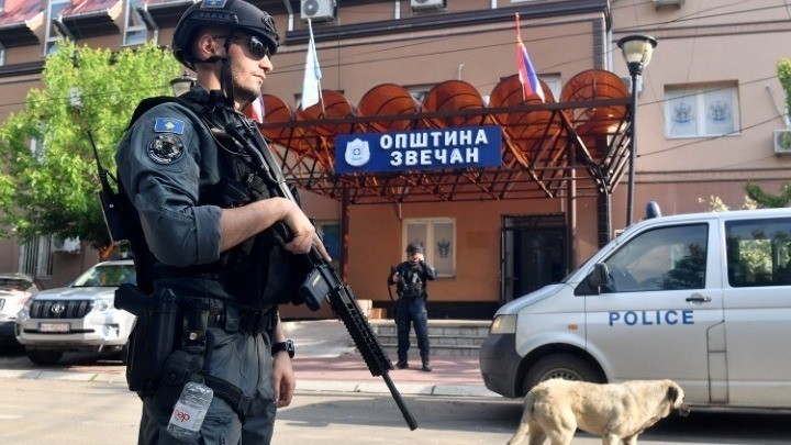 Κόσοβο: Η αστυνομία έκλεισε πέντε υποκαταστήματα σερβικής τράπεζας