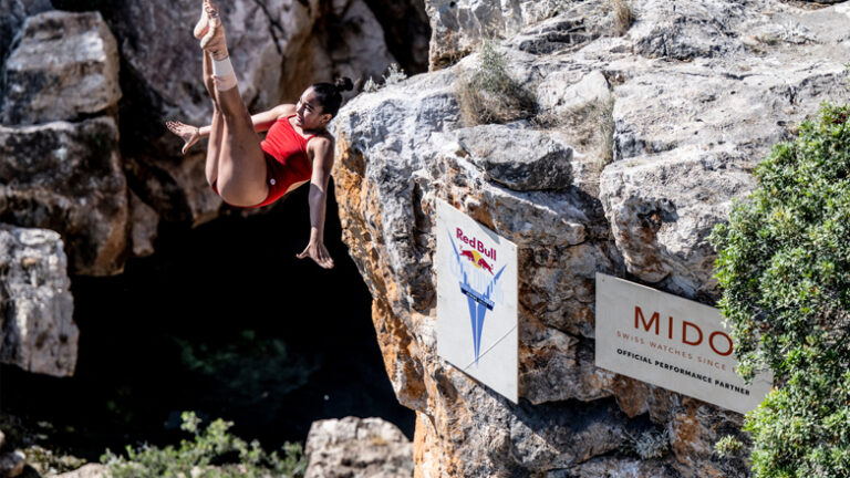 Οι θεαματικές βουτιές της πρώτης ημέρας του Red Bull Cliff Diving