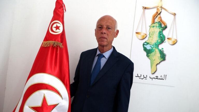 Ο πρόεδρος της Τυνησίας αντικατέστησε δύο υπουργούς