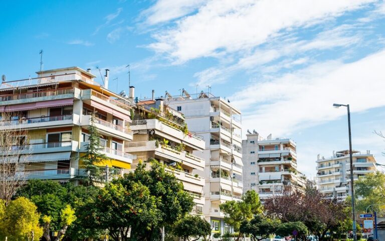 Έρευνα: Κερδίζει έδαφος η συγκατοίκηση στην Ελλάδα | Moneyreview.gr