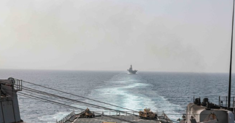 Εμπορικό πλοίο δέχθηκε επίθεση με πυραύλους ανοικτά της Υεμένης, εξέπεμψε σήμα κινδύνου και έχει πάρει κλίση (Ambrey)