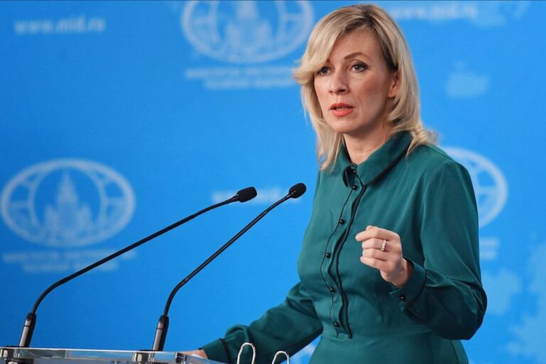 Ζαχάροβα: Η Δύση διεξάγει «υβριδικό πόλεμο» εναντίον της Μόσχας
