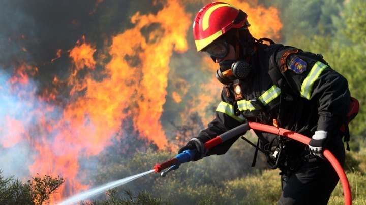 Πυροσβεστική: 31 πυρκαγιές το τελευταίο 24ωρο – Πολύ υψηλός κίνδυνος για Αττική, Πελοπόννησο και Στερεά την Τρίτη