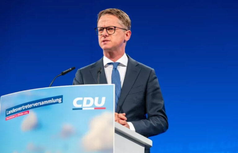 Γερμανία: Ζήτημα νομιμοποίησης της κυβέρνησης έθεσε ο ΓΓ του CDU Κ. Λίνεμαν