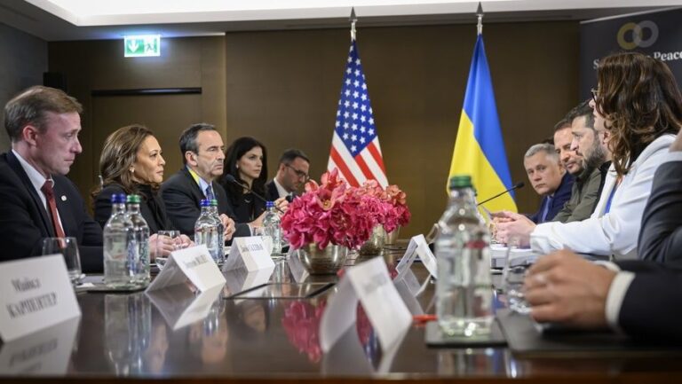 Ζελένσκι στη Διάσκεψη Ειρήνης για την Ουκρανία: «Ο κόσμος πιο δυνατός από τον Πούτιν»