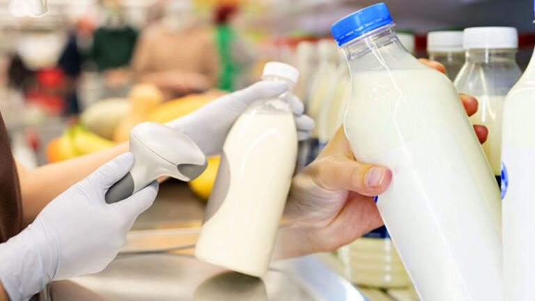 Η Ελλάδα πίνει το ακριβότερο γάλα στην Ευρώπη