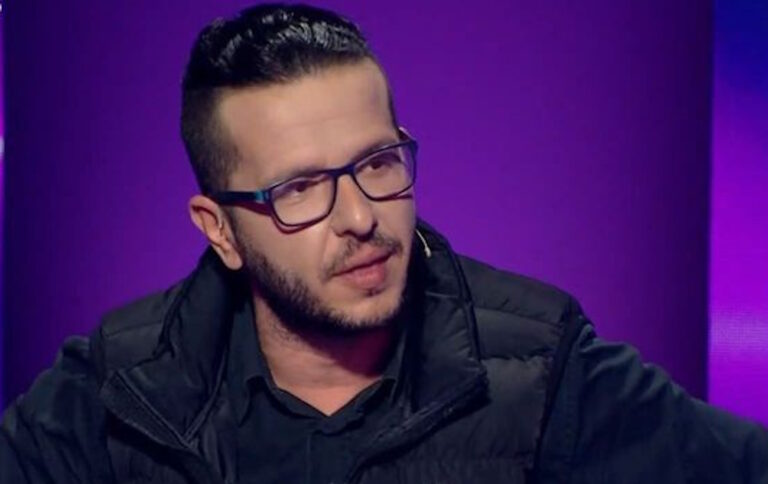 Μονομάχος: “Ήρθα από την Αλβανία στην Ελλάδα γιατί έχω ένα σπάνιο νευρολογικό πρόβλημα στα κάτω άκρα” | Zappit