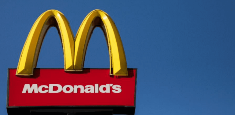 McDonald’s: Απέτυχε το πείραμα με το τεχνητό μπέργκερ… αλλά δεν πτοήθηκαν – Σε ποιο κρέας στρέφονται τώρα