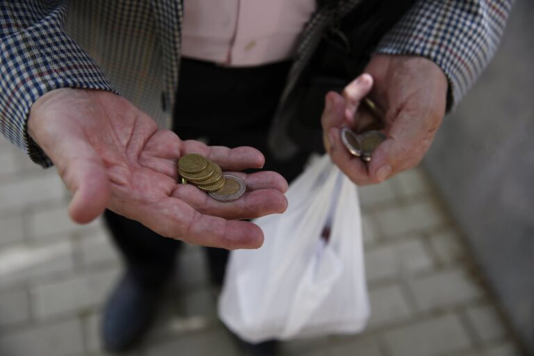 Eurostat: Νέα στοιχεία δείχνουν την φτώχεια να σαρώνει την Ελλάδα