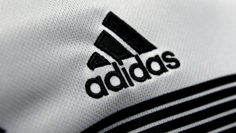 Η Adidas ερευνά σκάνδαλο διαφθοράς υπαλλήλων της