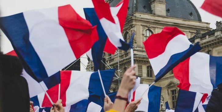 Τράπεζες: Κίνδυνος παγκόσμιας επιμόλυνσης από την πολιτική αστάθεια στη Γαλλία