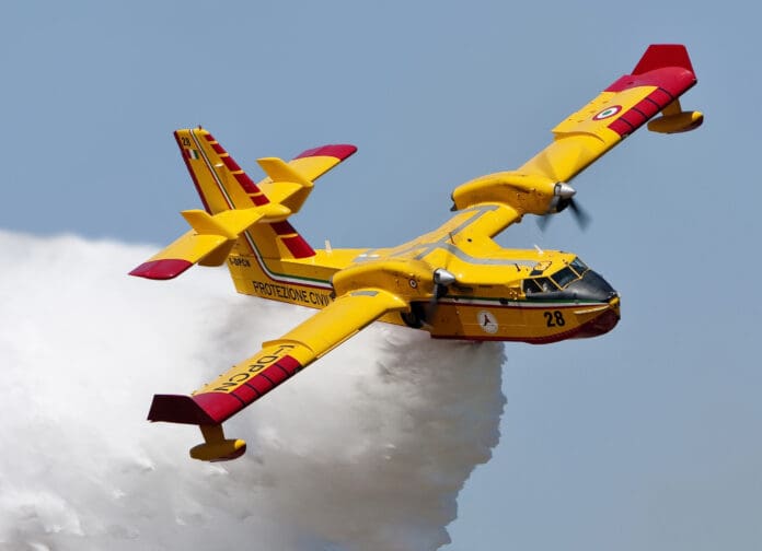 LIVE / Φωτιά στην Πάφο: Ρίχθηκαν στη μάχη τα δύο Canadair από την Ελλάδα