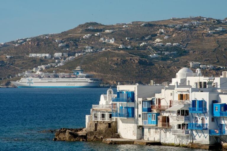Τουρισμός: Στους 3 κορυφαίους προορισμούς κρουαζιέρας στη Μεσόγειο η Ελλάδα