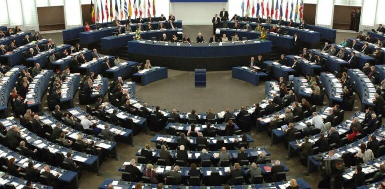 Ευρωπαϊκό Κοινοβούλιο: Η πολιτική ομάδα των ευρωσκεπτικιστών έγινε η τρίτη μεγαλύτερη