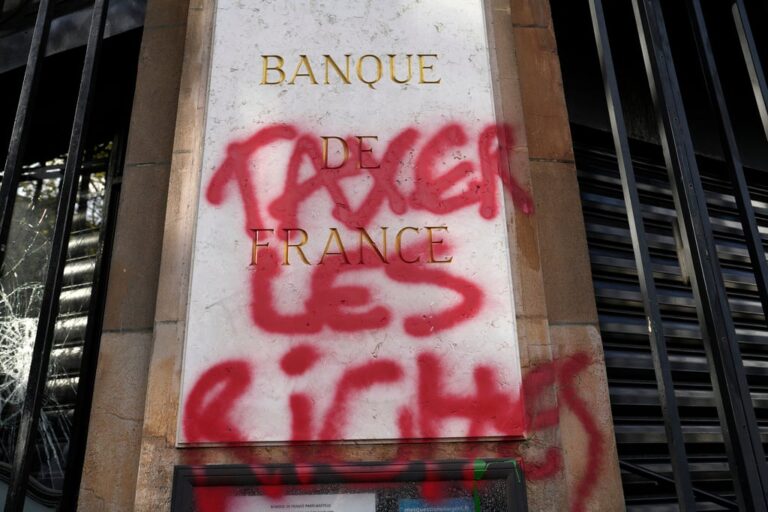 Φόβοι για παγκόσμια αναταραχή από τις γαλλικές τράπεζες – Η πολιτική αστάθεια βάζει στο μικροσκόπιο τα οικονομικά της χώρας