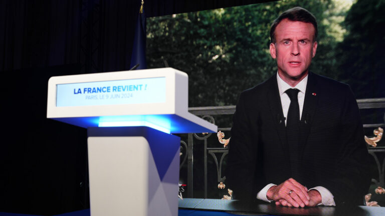 Για έκτη φορά στην μεταπολεμική πολιτική ιστορία της Γαλλίας, ο πρόεδρος της Γαλλικής Δημοκρατίας προκηρύσσει πρόωρες βουλευτικές εκλογές