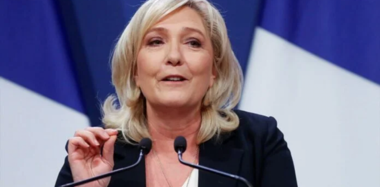 «Λαϊκό αίτημα» οι πρόωρες εκλογές στη Γαλλία για την Λε Πεν
