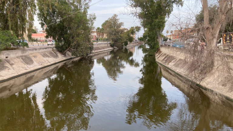 Ζάκυνθος: Ύποπτη σιωπή αρχών και υπηρεσιών για τα λύματα στο ποτάμι και στη θάλασσα