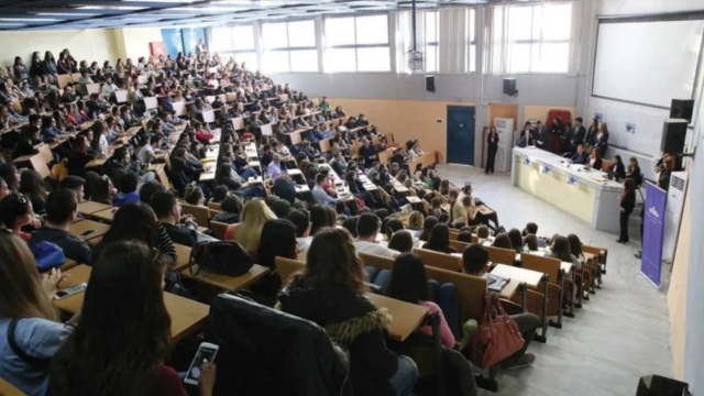 Ελληνικά Πανεπιστήμια: Ζητείται επαφή µε την αγορά εργασίας – Πώς θα γεφυρωθεί το χάσμα με την πραγματική οικονομία