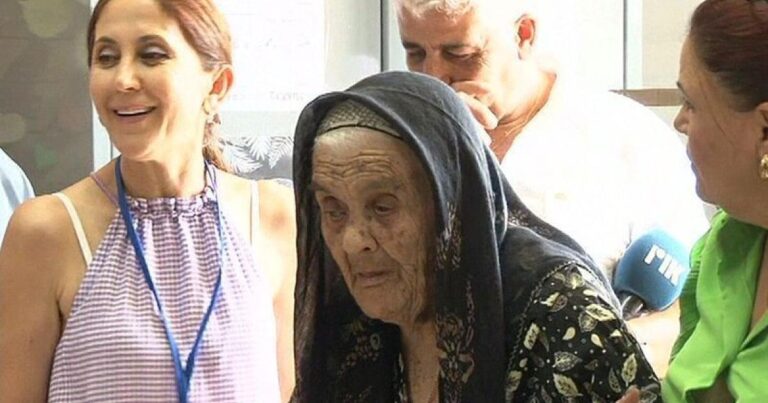 103 ετών η γηραιότερη ψηφοφόρος στην Κύπρο (vid)