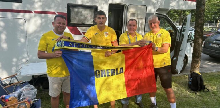 Euro 2024: 3 τολμηροί Ρουμάνοι κατοικούν σε τροχόσπιτο για να είναι κοντά στην ομάδα τους