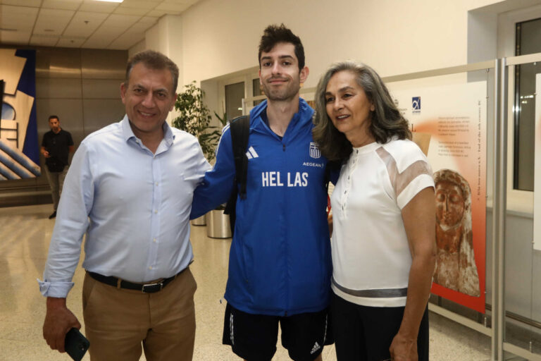 Ο Τεντόγλου επέστρεψε στην Ελλάδα: «Πάμε για μεγάλα πράγματα στους Ολυμπιακούς Αγώνες»
