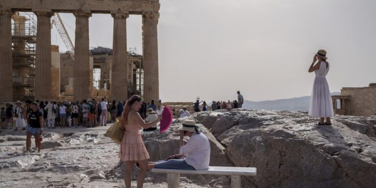 Independent: Καύσωνας στην Ελλάδα, προειδοποιήσεις για τους τουρίστες μετά τους 4 νεκρούς με θερμοκρασίες ρεκόρ – iefimerida.gr