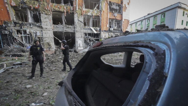 Ουκρανία: Δύο νεκροί από ρωσικό βομβαρδισμό σε χωριό της περιφέρειας Ντονέτσκ