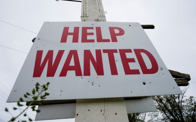 ΗΠΑ: Εκρηξη νέων θέσεων εργασίας με άνοδο της ανεργίας