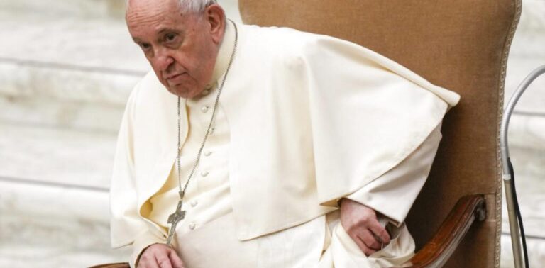 Πάπας Φραγκίσκος: Πήγε περίπατο το «αγαπάτε αλλήλους» – Γιατί τα ξανα-έβαλε με τους ομοφυλόφιλους;