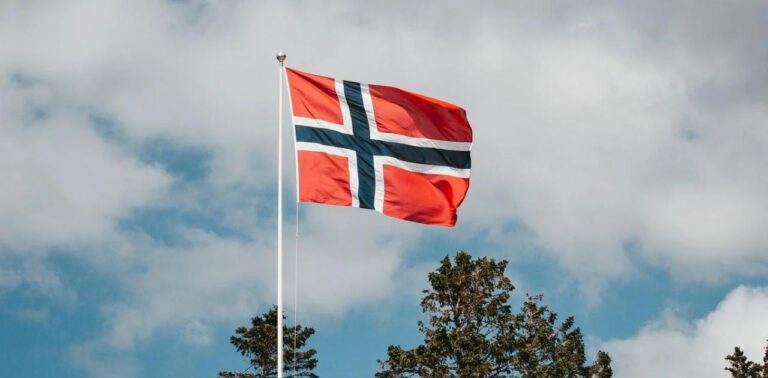 Συνταξιοδοτικό ταμείο της Νορβηγίας αποσύρει τις επενδύσεις του από αμερικανική εταιρεία