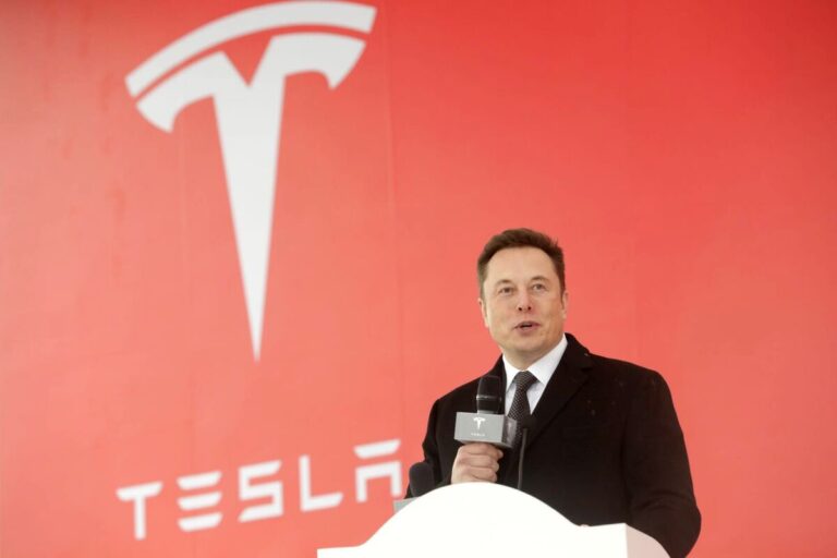 Tesla: Μειώθηκαν οι πωλήσεις και κατά το 2ο τρίμηνο του 2024