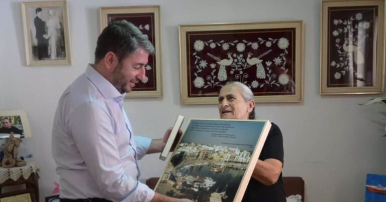 Η συγκλονιστική μαρτυρία της Χαρίτας Μάντολες στον Νίκο Ανδρουλάκη για την τουρκική εισβολή