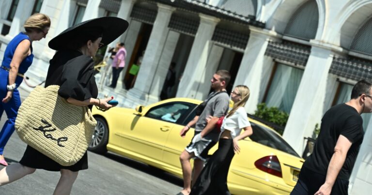 “Δαγκώνουν” τα φετινά εκκαθαριστικά: Έρχεται ιστορικό ρεκόρ βεβαίωσης φόρου – Tι θα γίνει με την πολυπόθητη παράταση υποβολής των δηλώσεων