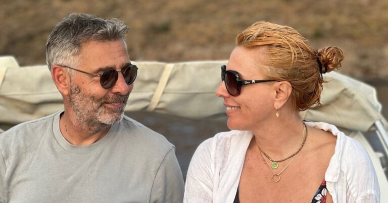 Σμαράγδα Καρύδη – Θοδωρής Αθερίδης: Βόλτα με το σκάφος για το ερωτευμένο ζευγάρι