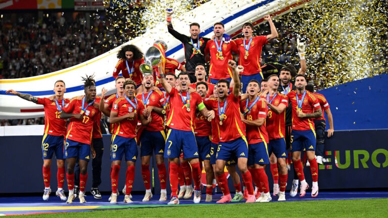 Euro 2024: Μεγάλη νικήτρια η Ισπανία – Ξέφρενοι πανηγυρισμοί απ’ άκρη σ’ άκρη της Ευρώπης