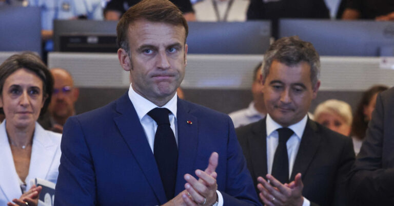 Το «άσεμνο» φιλί του Μακρόν στη Γαλλίδα υπουργό Αθλητισμού που προκάλεσε αντιδράσεις