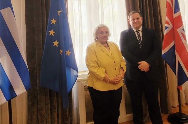Με τον Βρετανό υφυπουργό Εξωτερικών Στίβεν Ντόιτι συναντήθηκε η Αλεξάνδρα Παπαδοπούλου