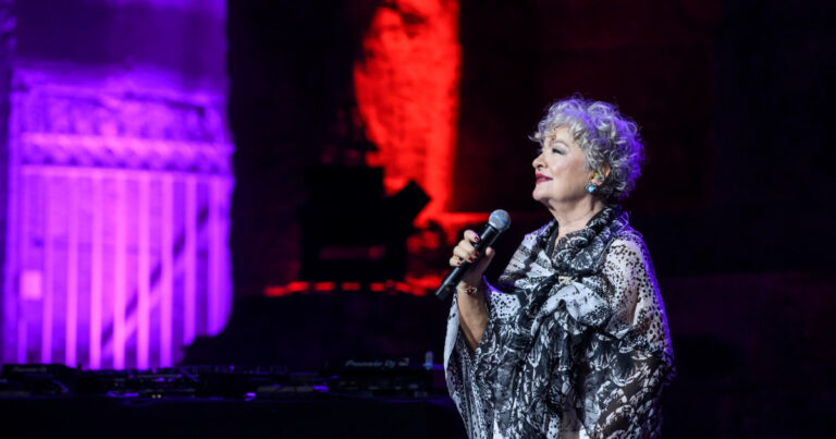 Τάνια Τσανακλίδου: Έρχεται στο Παλλάς και γιορτάζει 50 χρόνια στο τραγούδι
