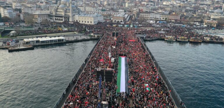 Τουρκία: Συλλαλητήριο στην πλατεία της Αγίας Σοφίας υπέρ των Παλαιστινίων και κατά του Ισραήλ