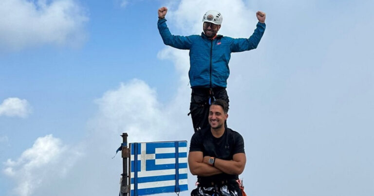 Ηλίας Βρεττός – Σάκης Κατσούλης: Στην κορυφή του Ολύμπου με τις συντρόφους τους