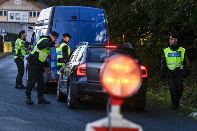 Τσεχία: Μια γυναίκα βρέθηκε νεκρή σε φορτηγό με παράνομους μετανάστες