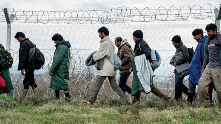 Ιταλία: Δικαστικό μπλόκο στο σχέδιο της κυβέρνησης Μελόνι για κράτηση μεταναστών στην Αλβανία