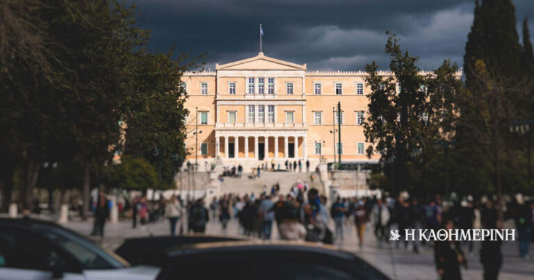 Δημοσκόπηση: Σε ελεύθερη πτώση ο ΣΥΡΙΖΑ, ενισχύεται το ΠΑΣΟΚ