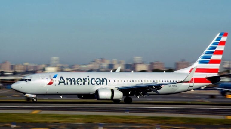 American Airlines: Διέκοψε όλες τις πτήσεις λόγω τεχνικού προβλήματος