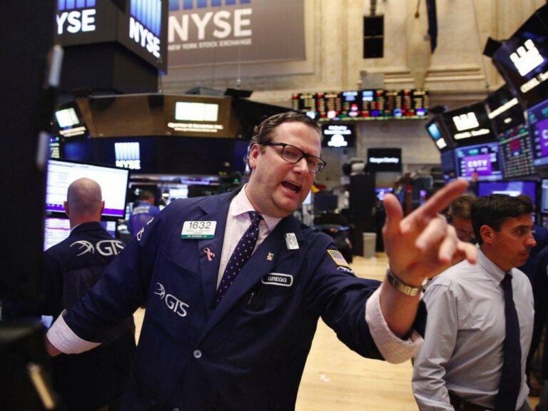 Wall Street: Νέες βαριές απώλειες για S&P 500 και Nasdaq, πιέσεις στον Dow Jones από Nike και Boeing